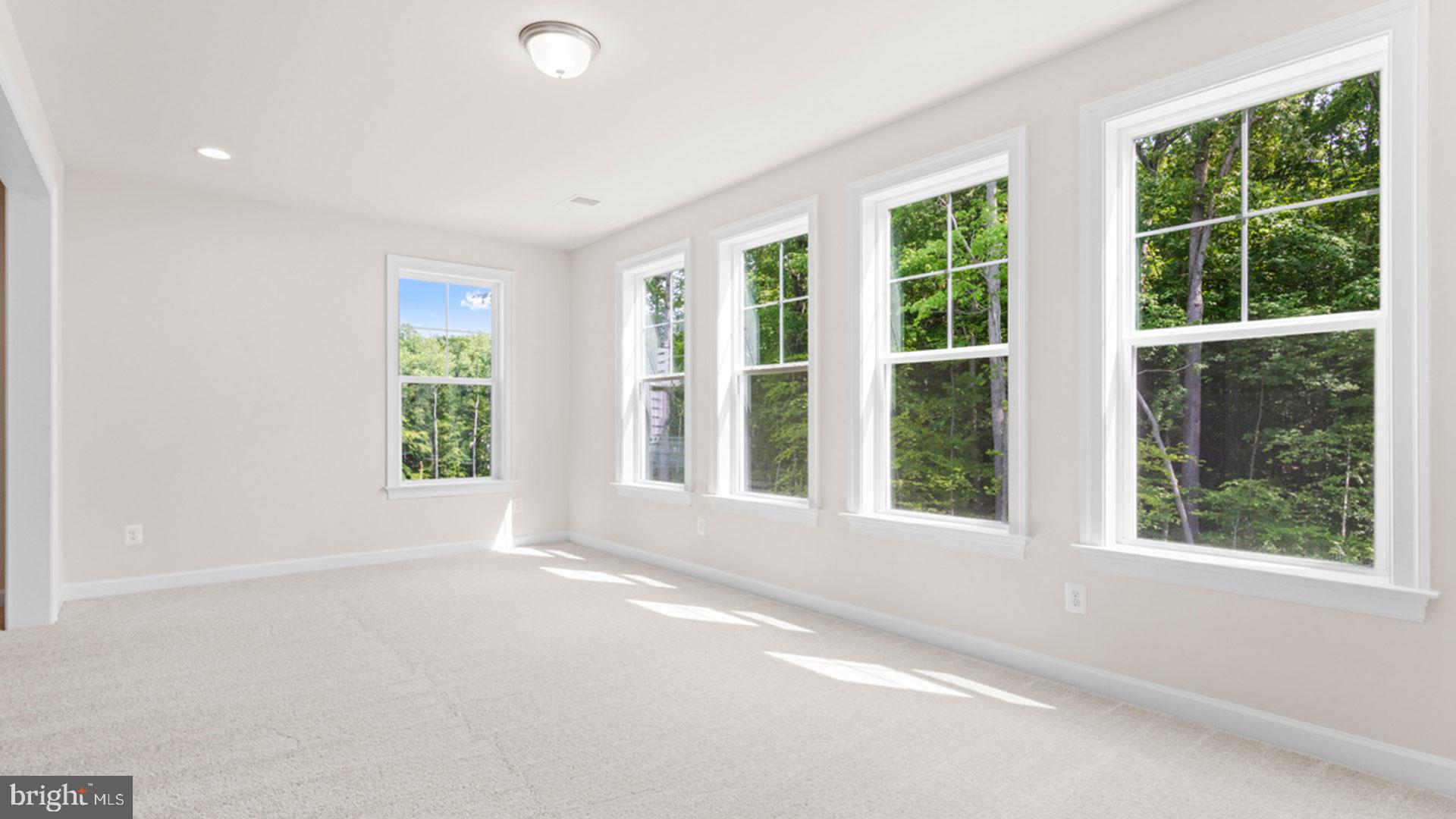 SOUTH LAKE - Residential