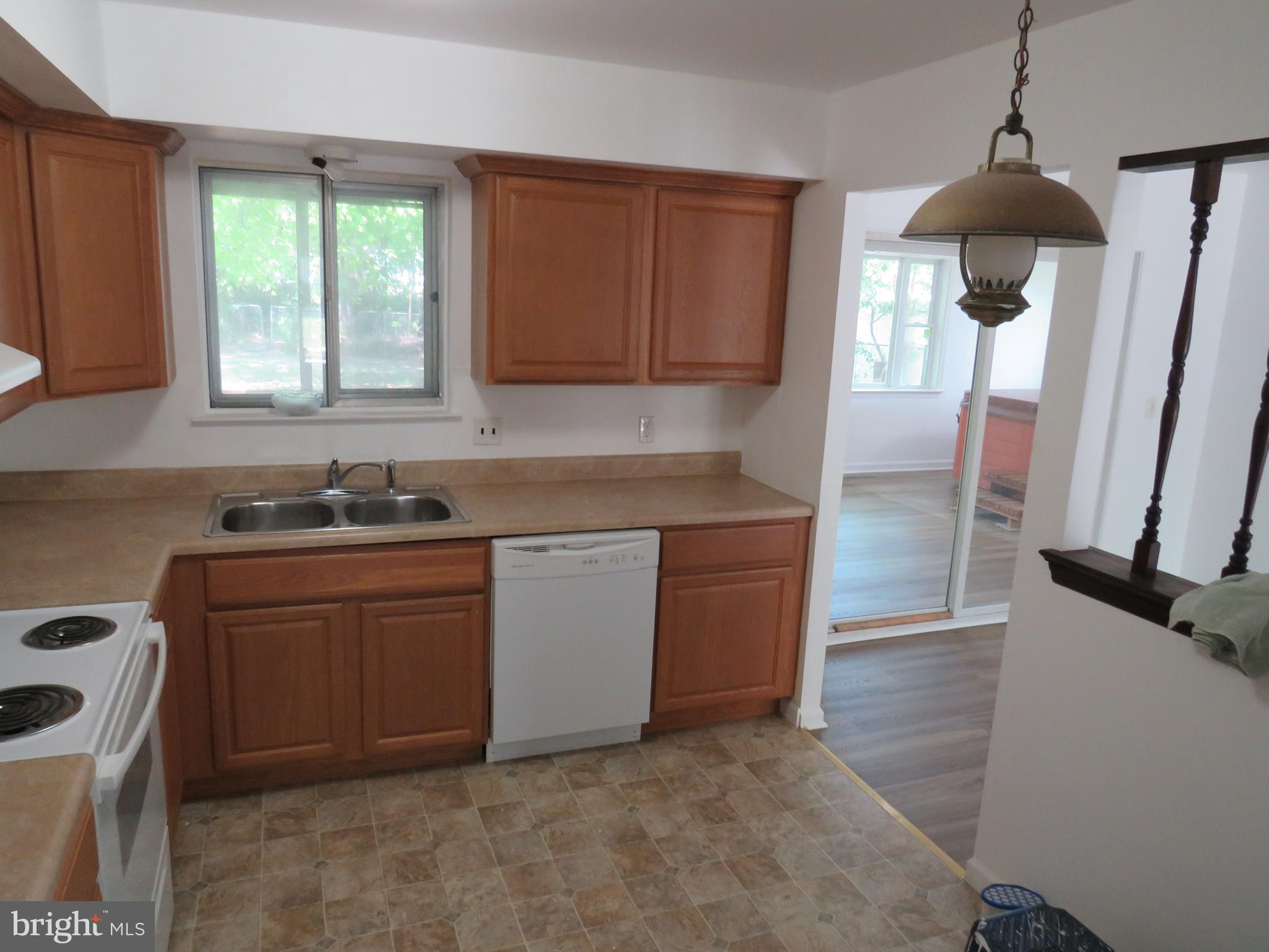 123 QUAIL HOLLOW DRIVE