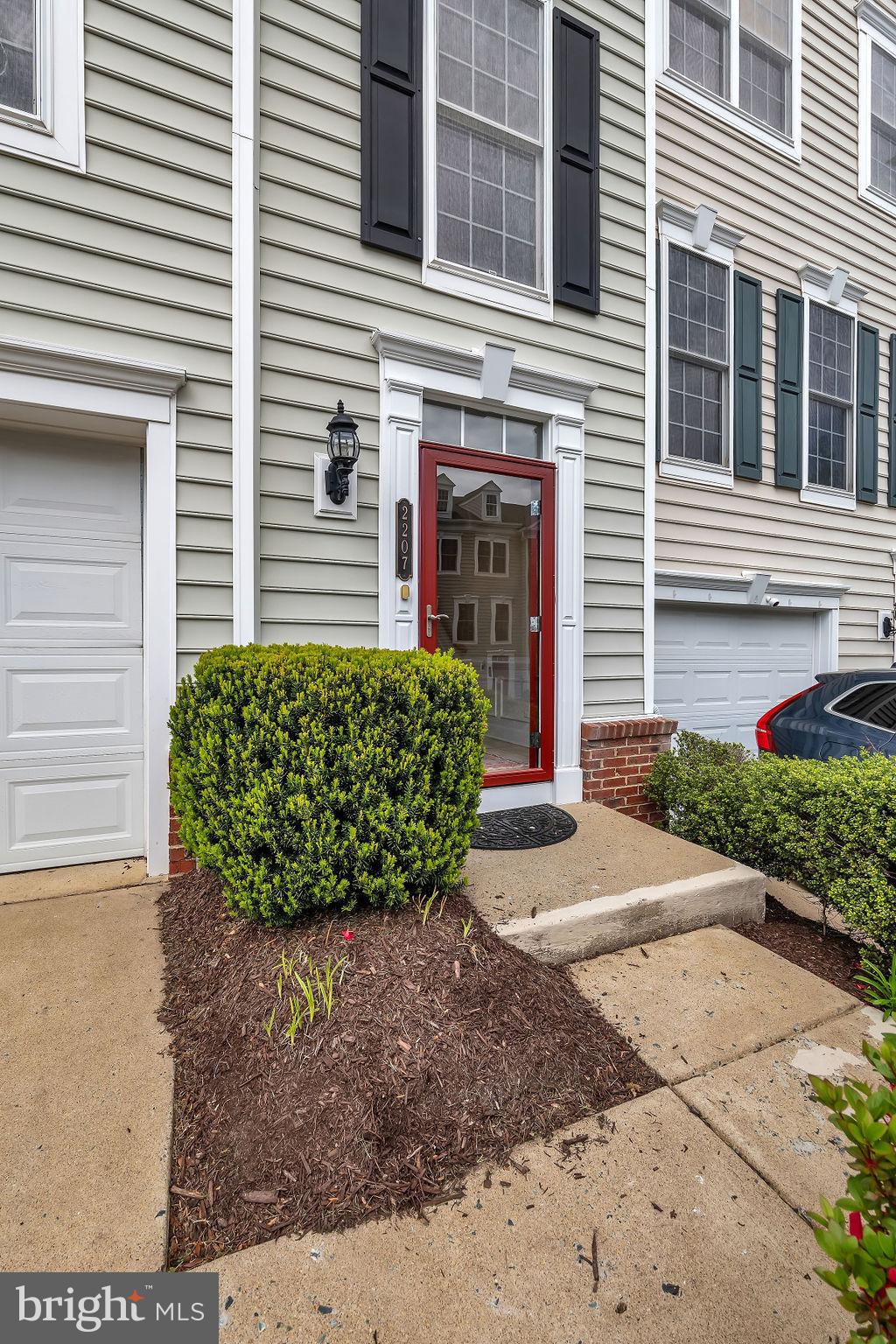 POTOMAC CLUB CONDOMINIUMS - Residential