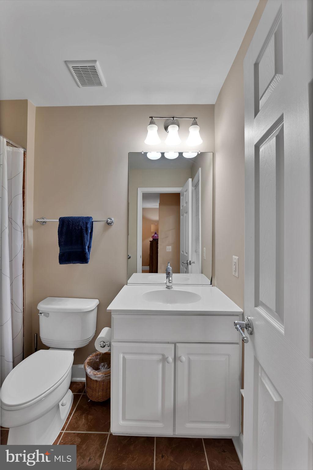 POTOMAC CLUB CONDOMINIUMS - Residential