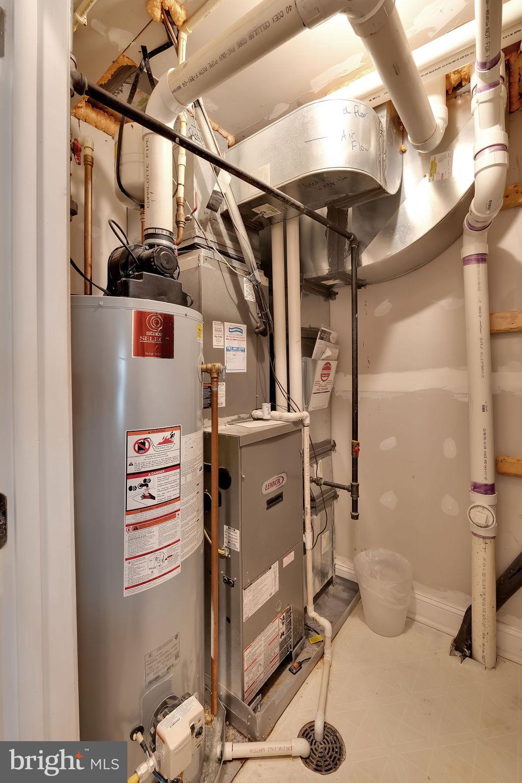 POTOMAC CLUB CONDOMINIUMS - Residential