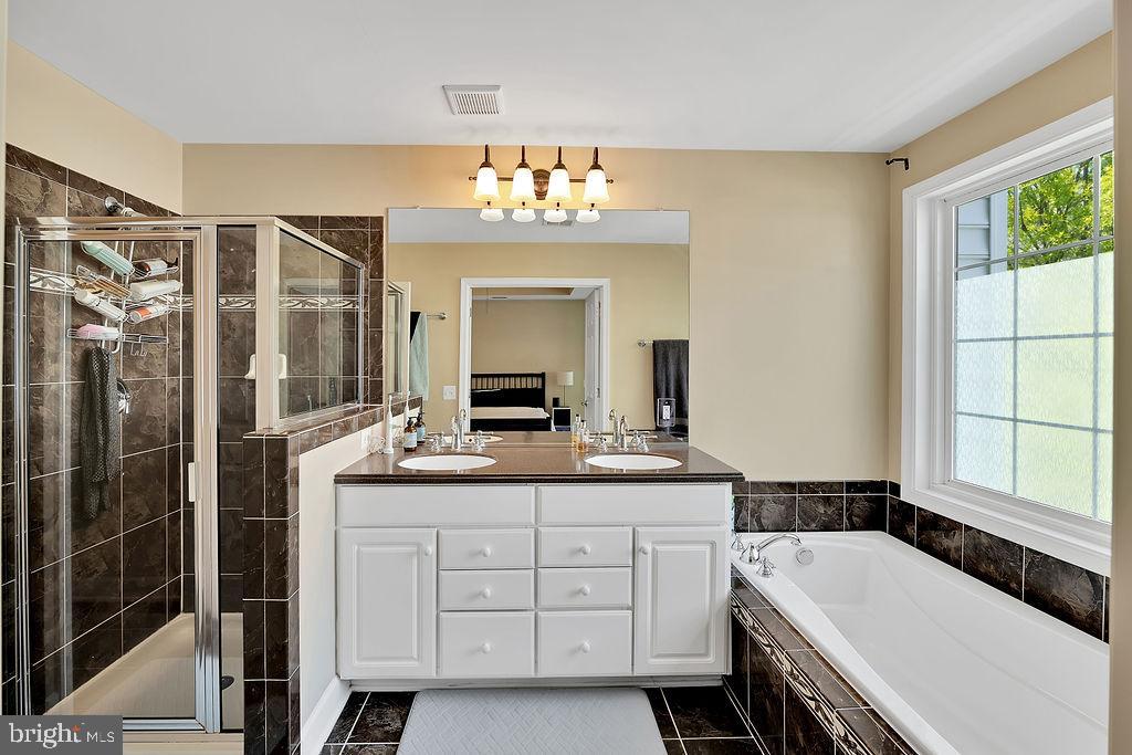 POTOMAC CLUB CONDOMINIUMS - Residential