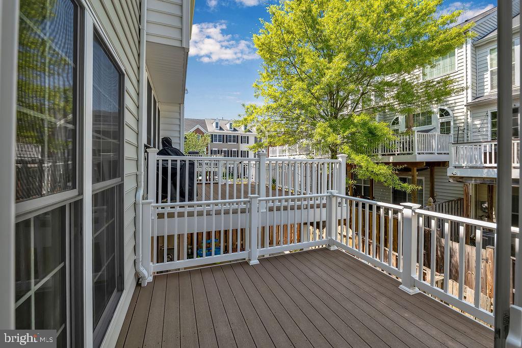 POTOMAC CLUB CONDOMINIUMS - Residential