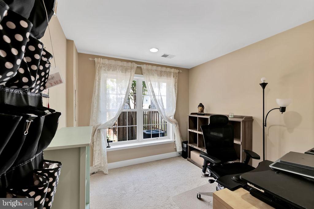 POTOMAC CLUB CONDOMINIUMS - Residential