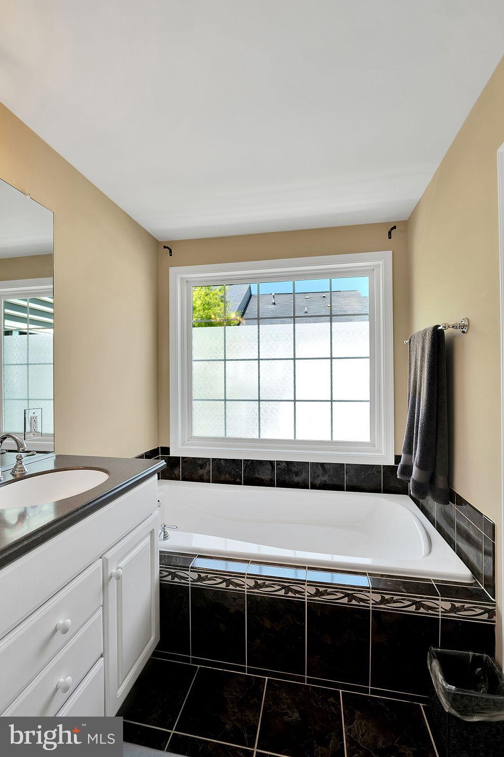 POTOMAC CLUB CONDOMINIUMS - Residential