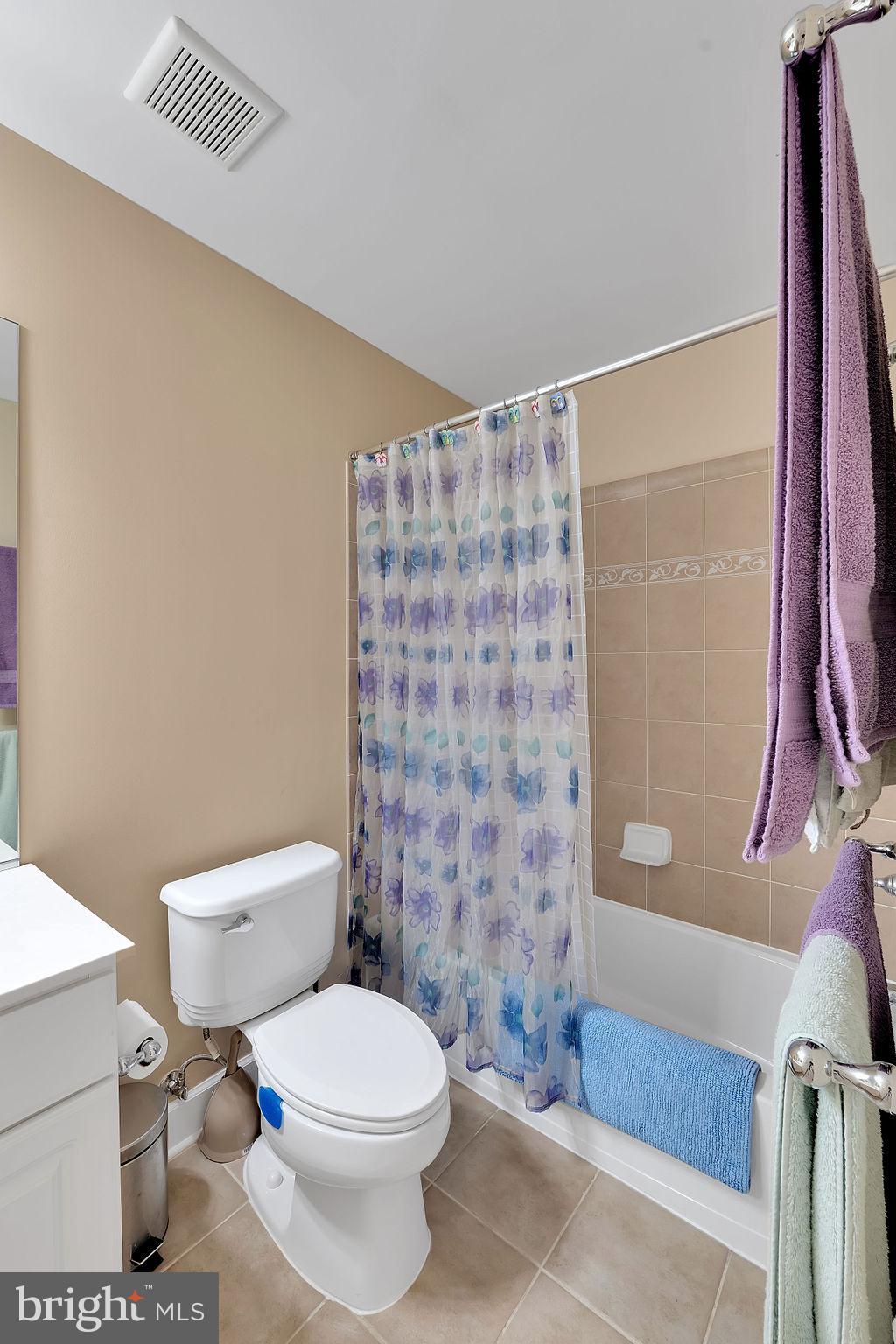 POTOMAC CLUB CONDOMINIUMS - Residential