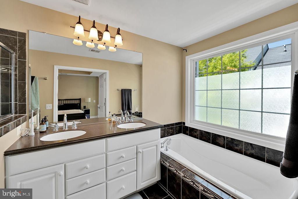 POTOMAC CLUB CONDOMINIUMS - Residential