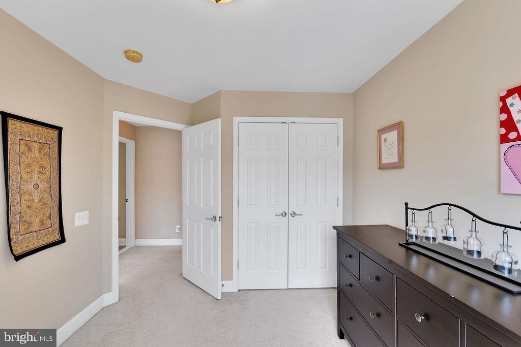 POTOMAC CLUB CONDOMINIUMS - Residential