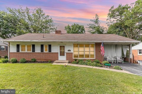 Photo of 563 E Hummelstown Street, Elizabethtown, PA 17022 (MLS # PALA2052342)