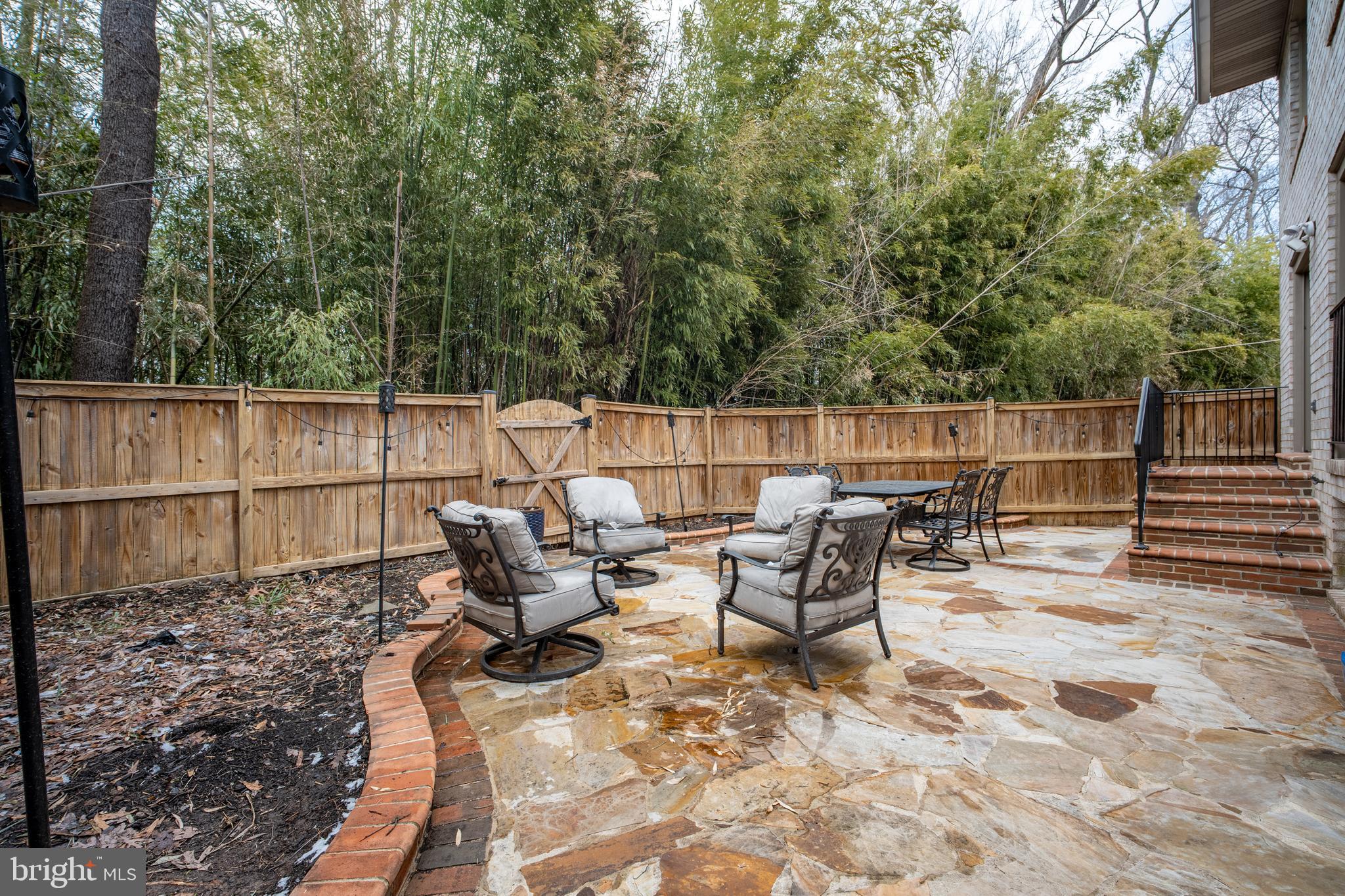 LAUDERDALE - Residential