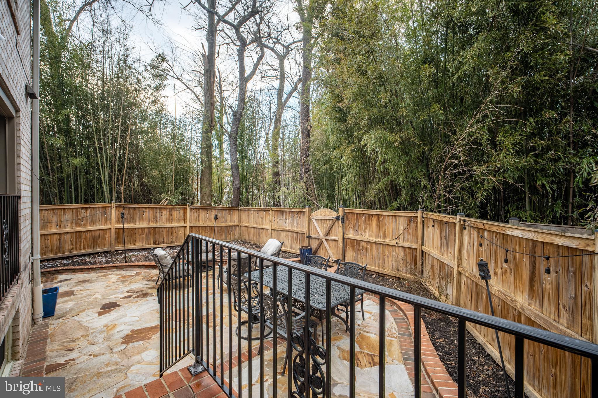 LAUDERDALE - Residential