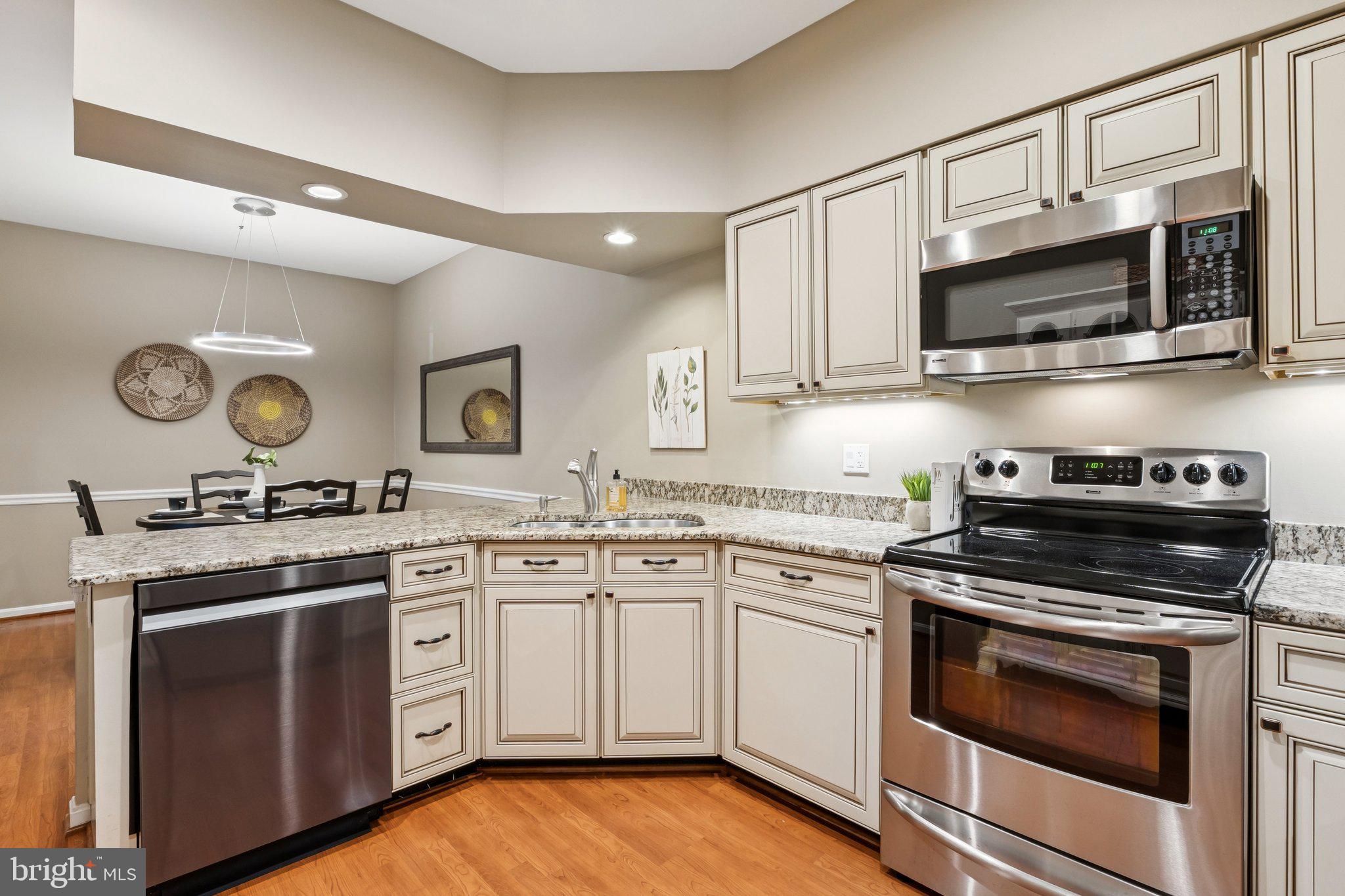 2707 SUMMERVIEW WAY 7201