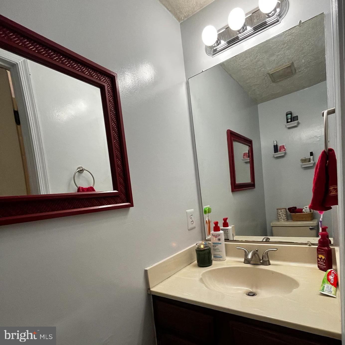 VILLAGE OF OWEN BROWN - Residential