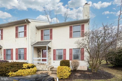 Townhouse For Sale - 525 Pickering Station Drive<br/> CHESTER SPRINGS, PA 19425
