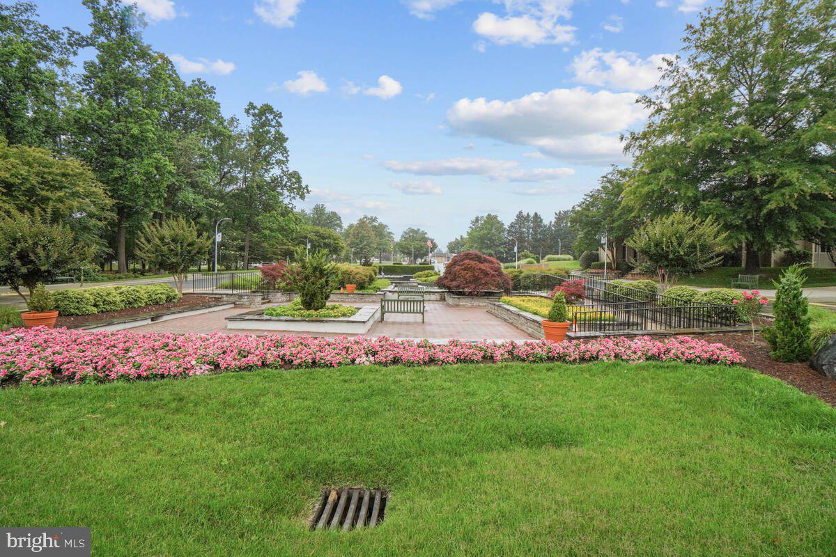 GREENS AT LEISURE WORLD - Residential