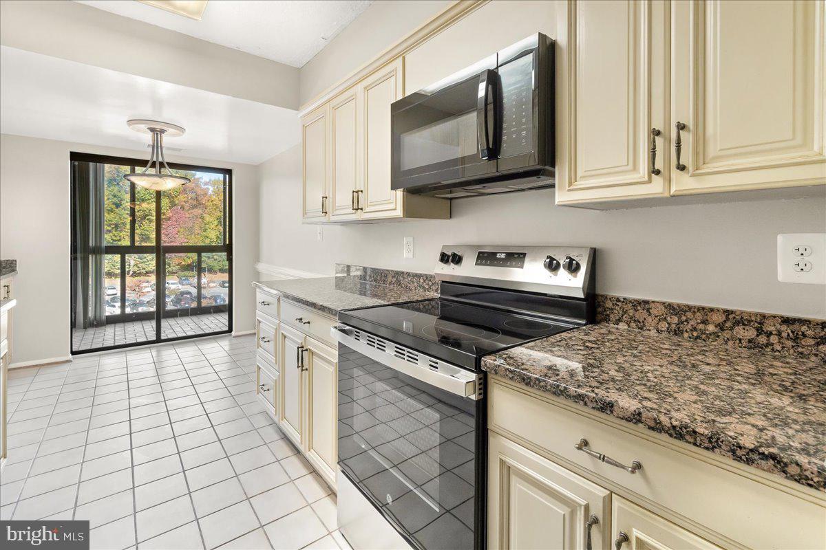 GREENS AT LEISURE WORLD - Residential