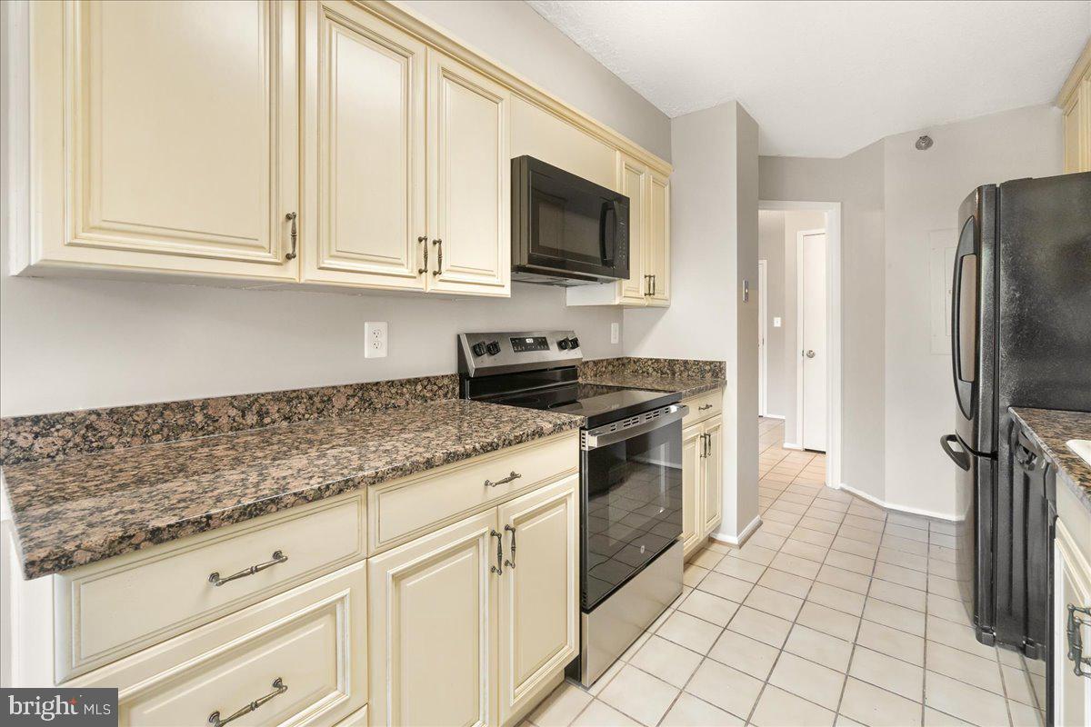 GREENS AT LEISURE WORLD - Residential