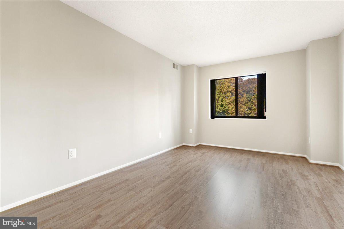 GREENS AT LEISURE WORLD - Residential