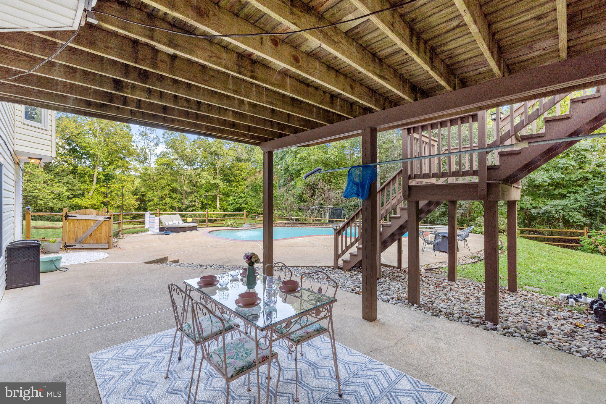 AVALON ESTS - Residential