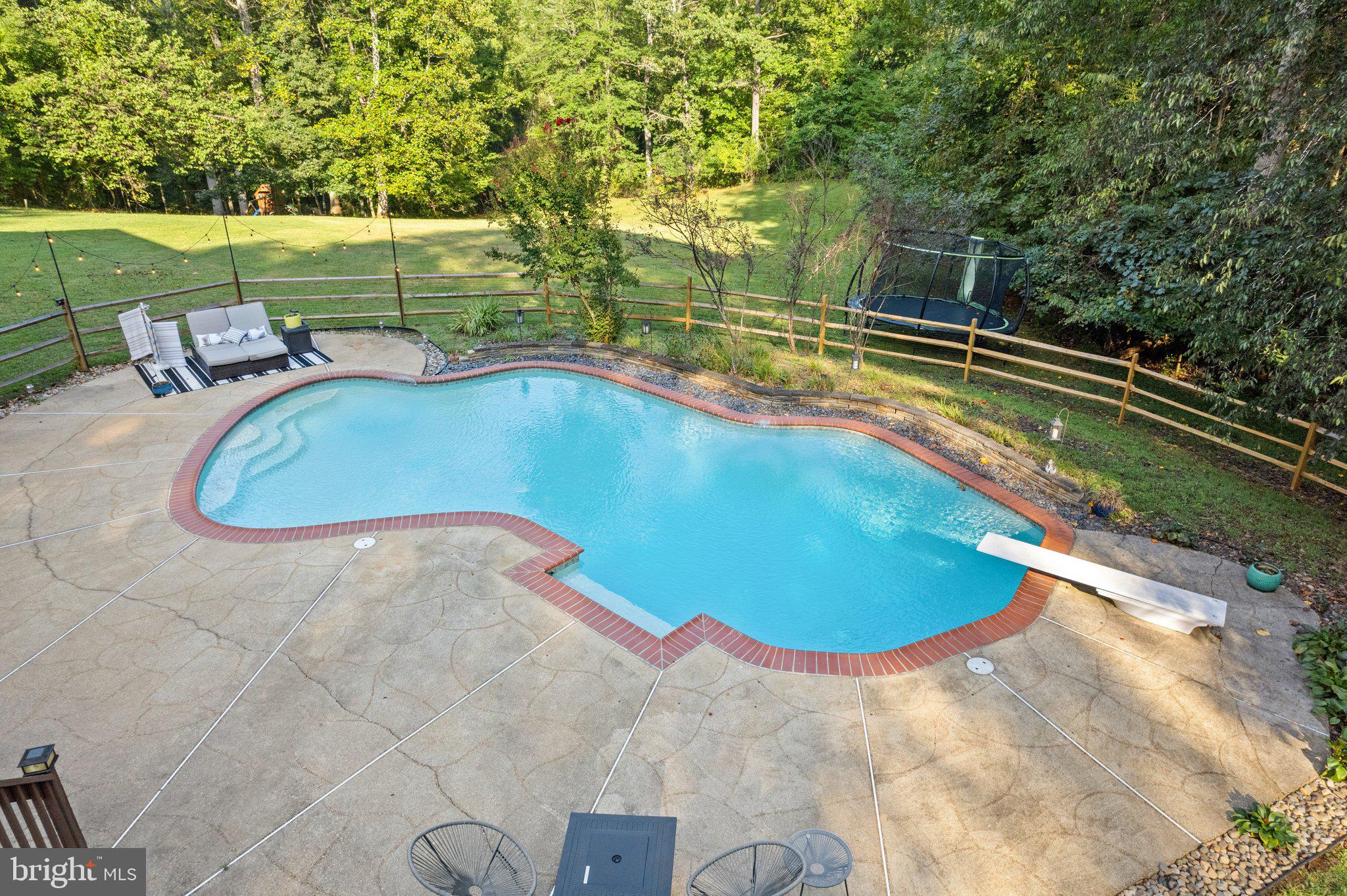 AVALON ESTS - Residential