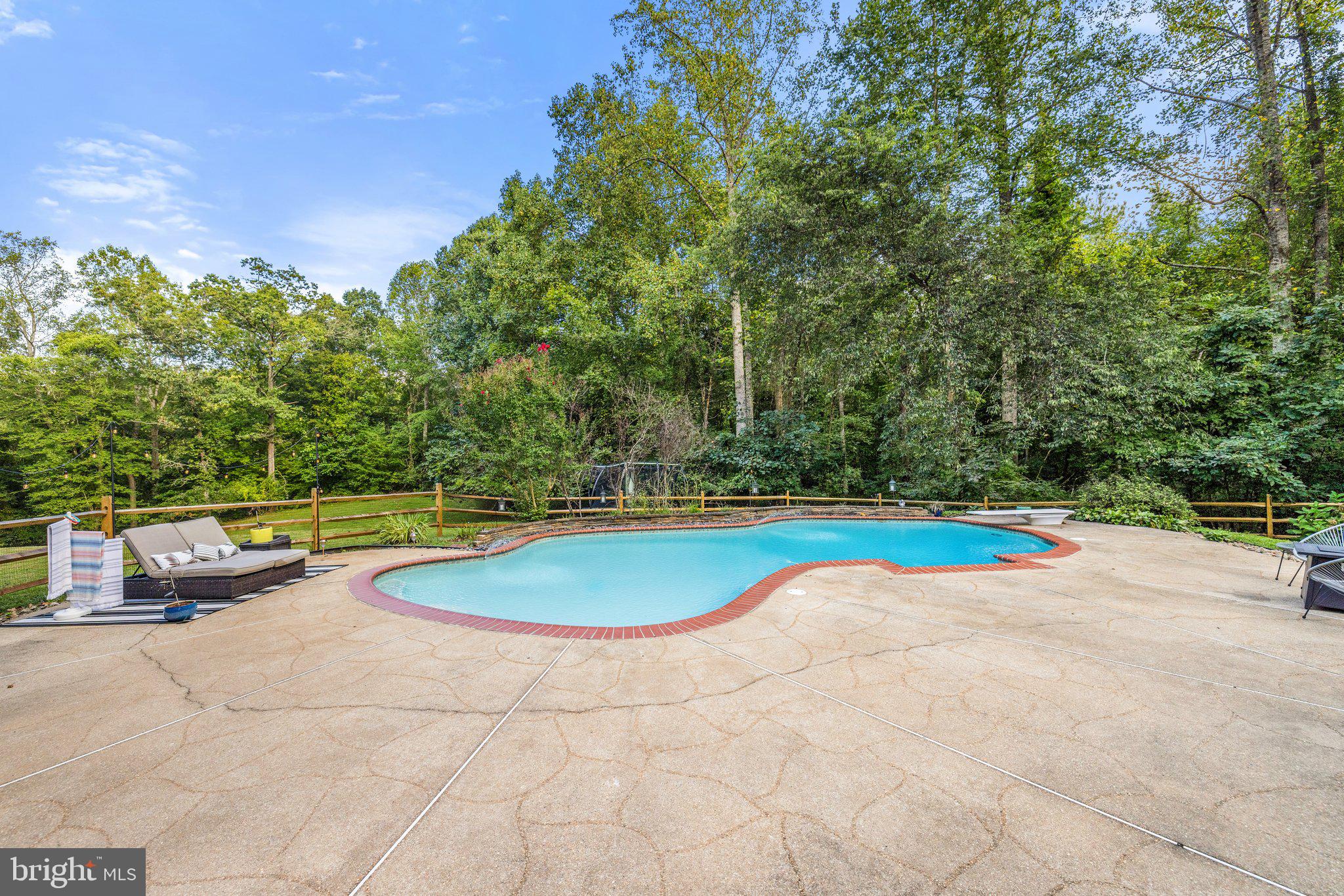 AVALON ESTS - Residential