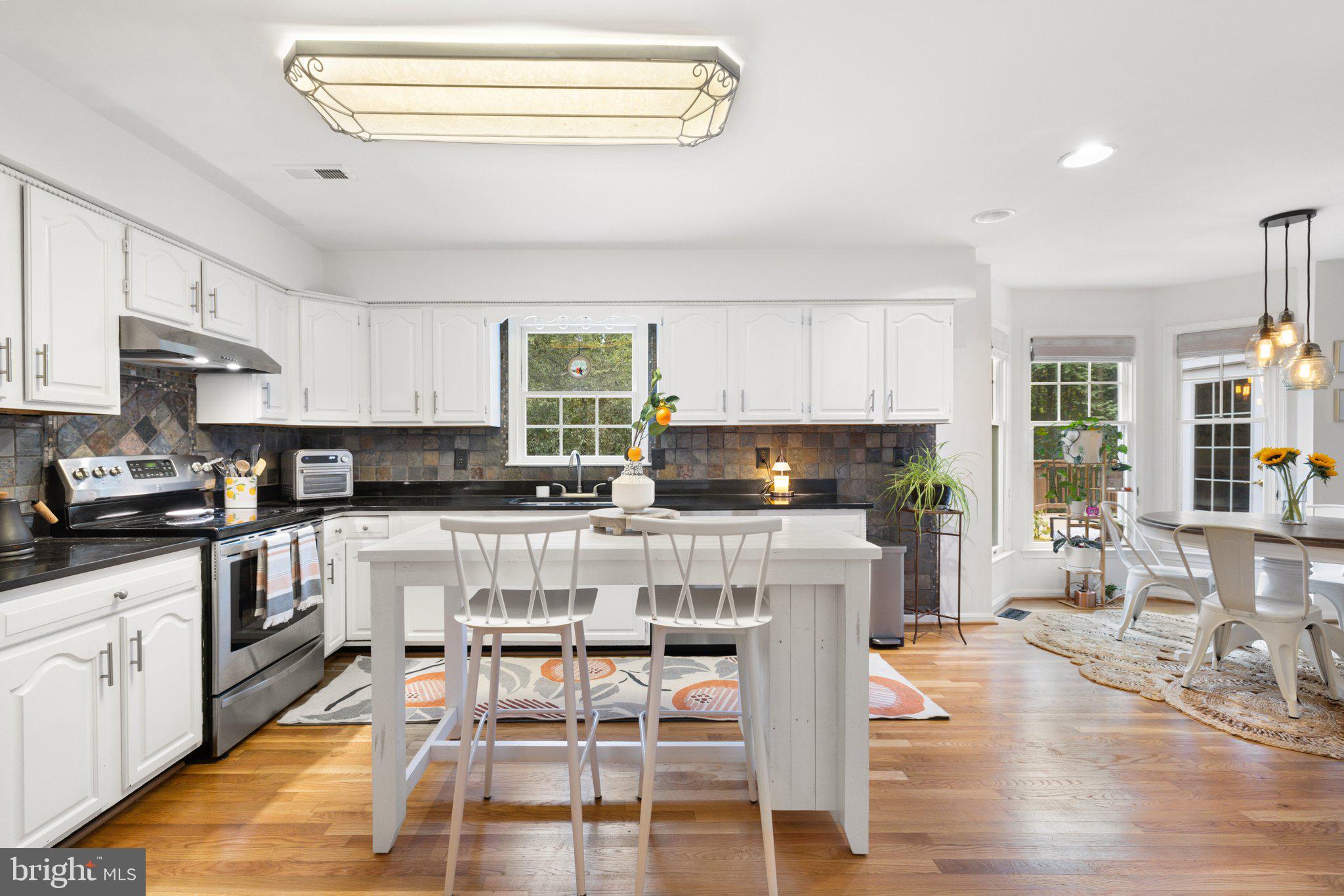 AVALON ESTS - Residential