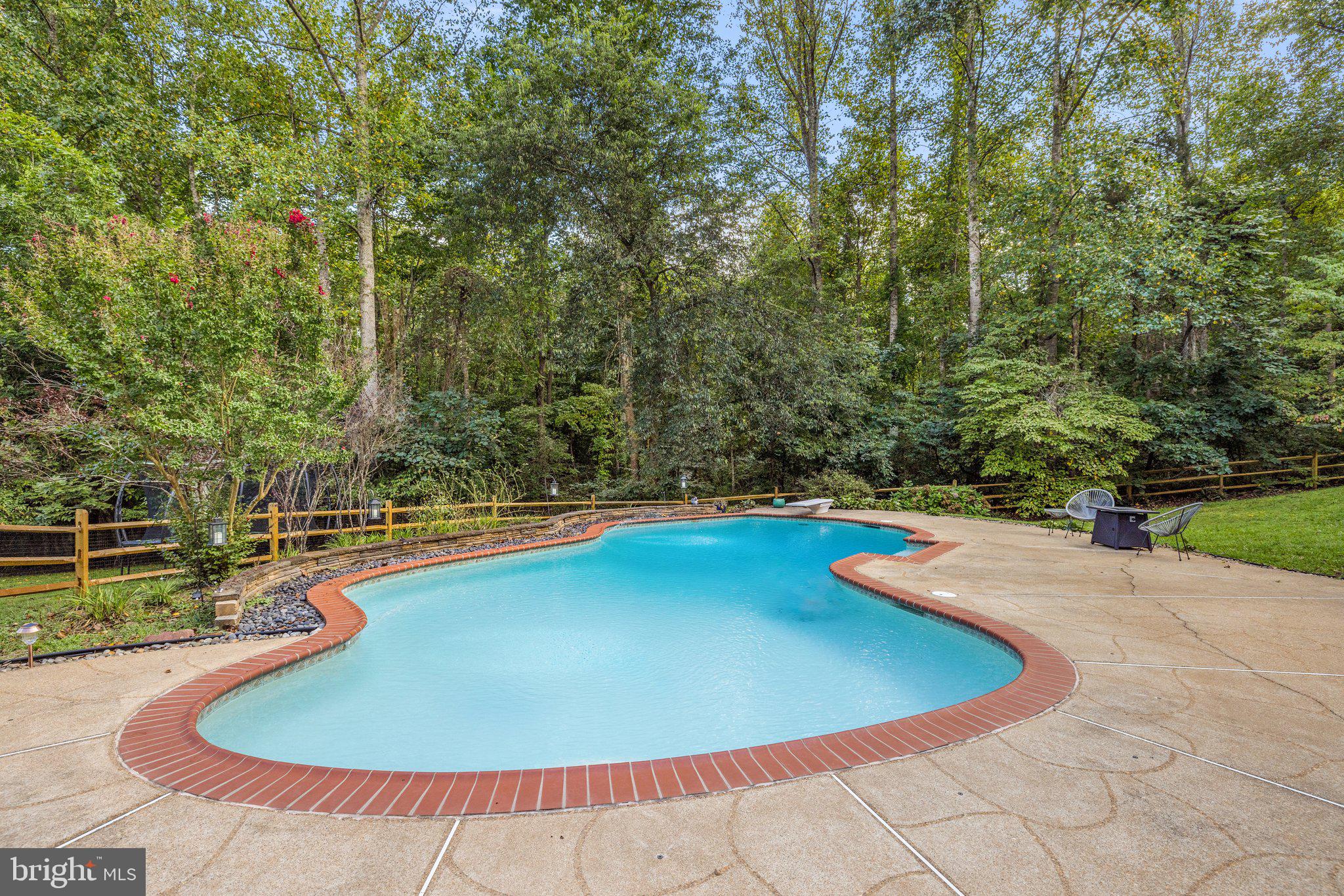 AVALON ESTS - Residential