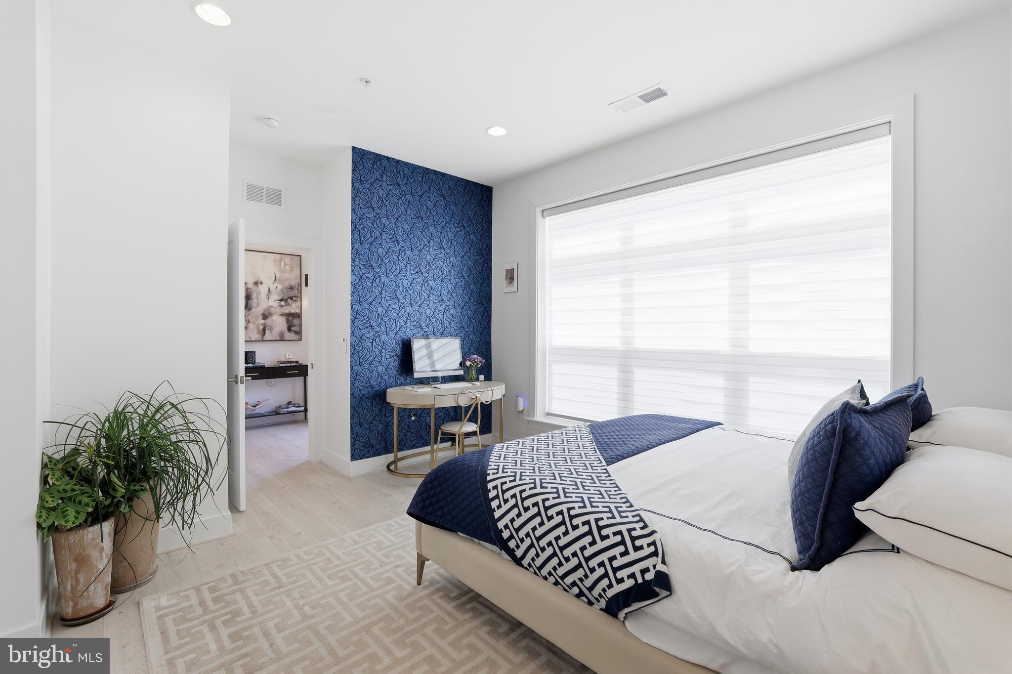 TOWER OAKS - Residential
