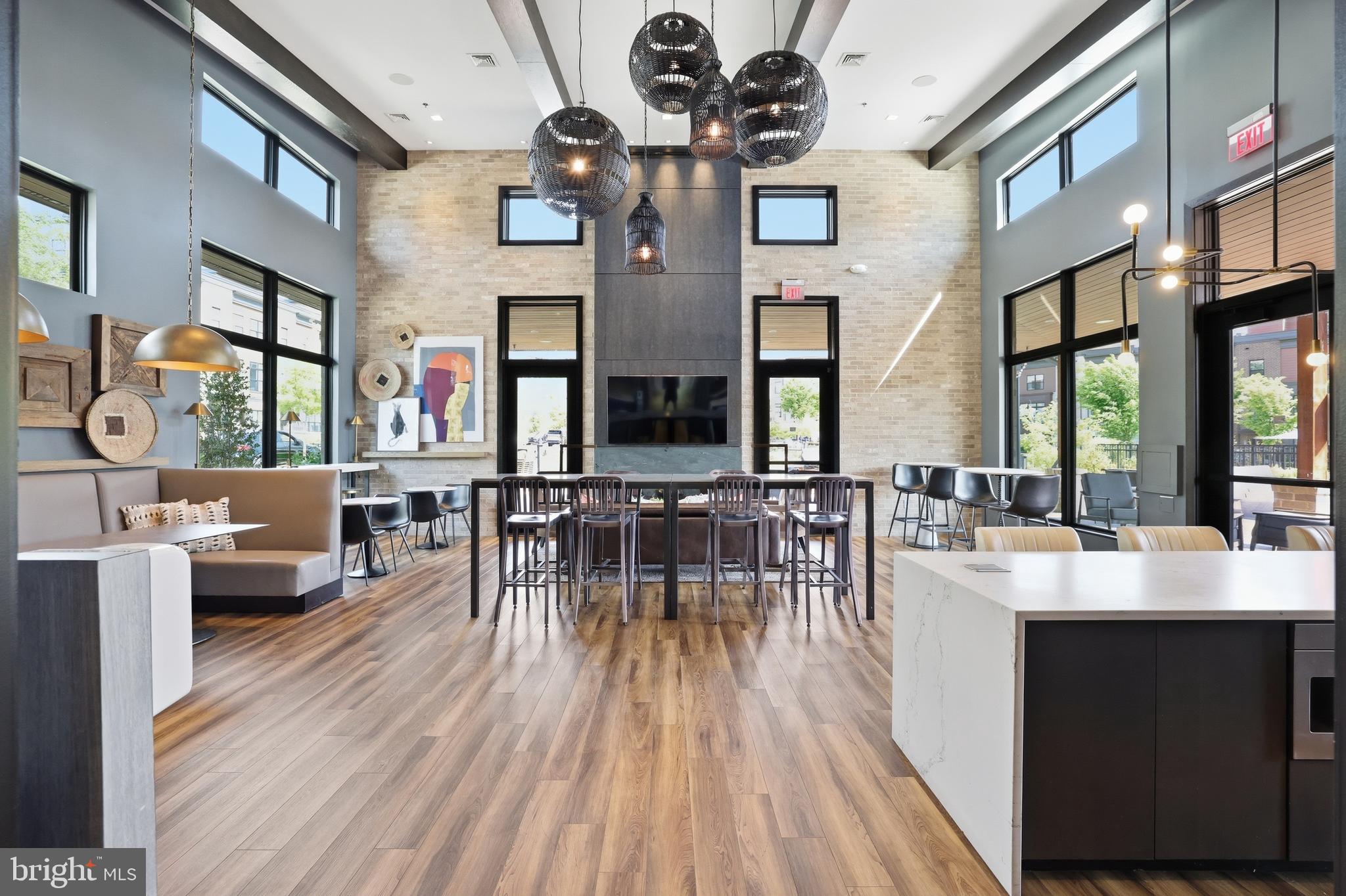 TOWER OAKS - Residential