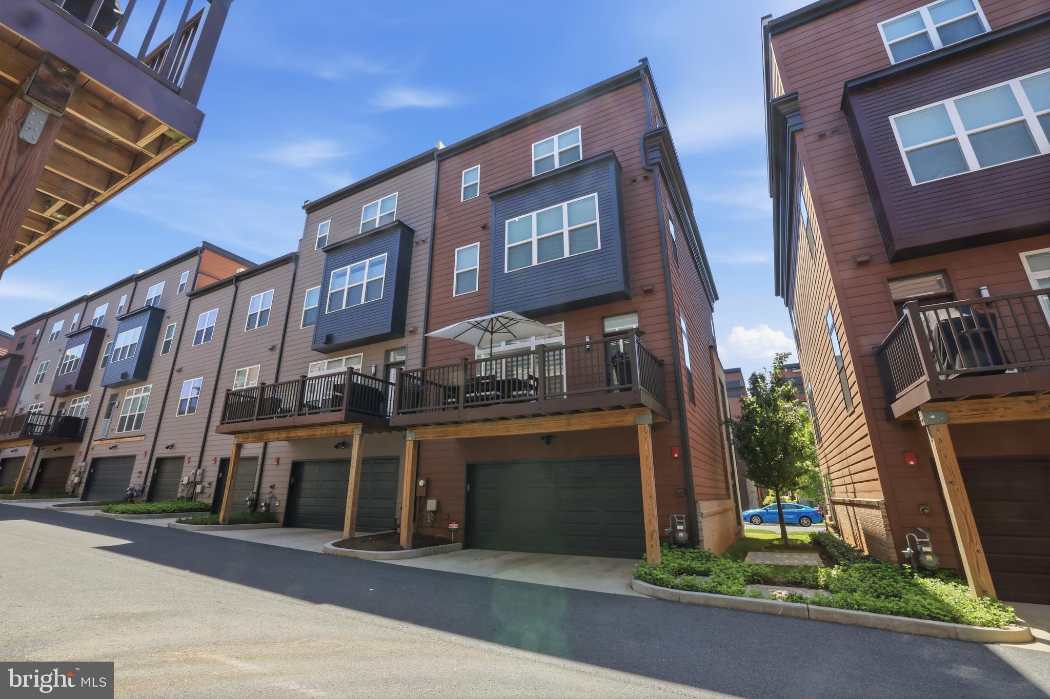 TOWER OAKS - Residential