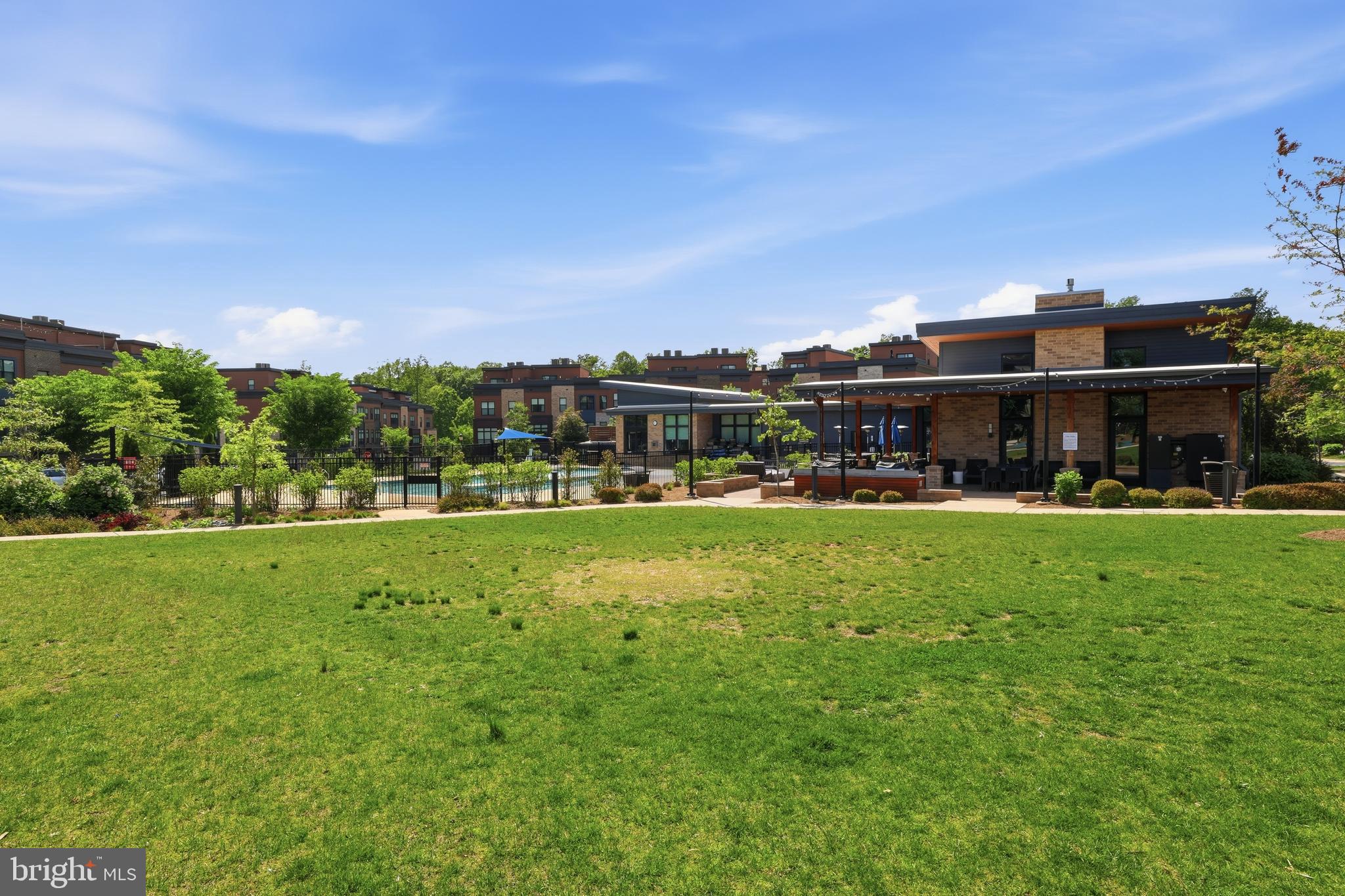 TOWER OAKS - Residential