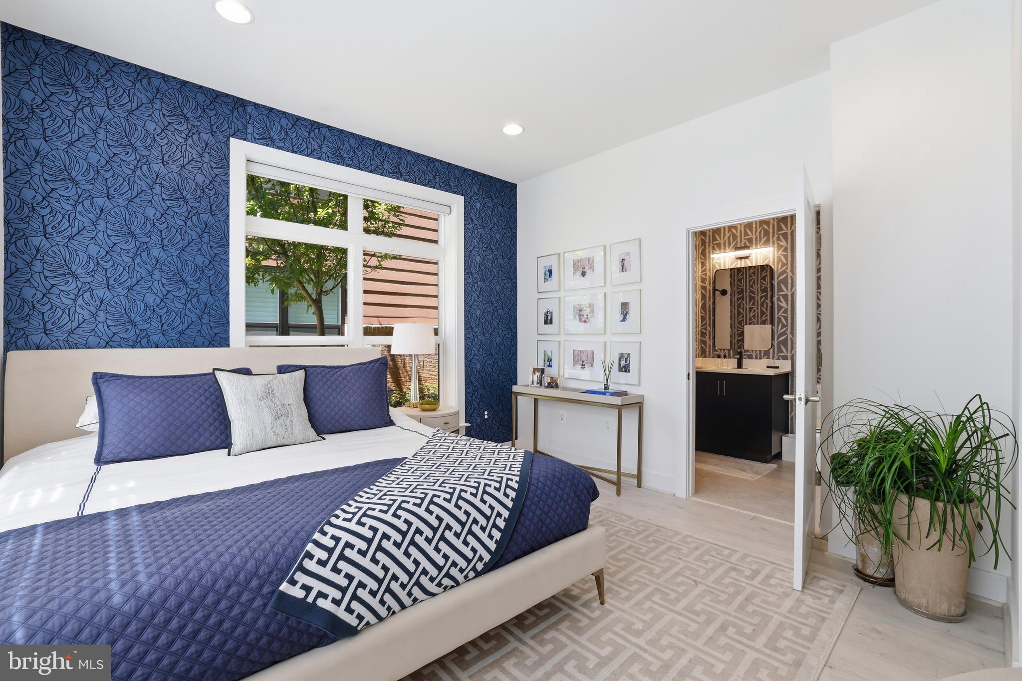 TOWER OAKS - Residential