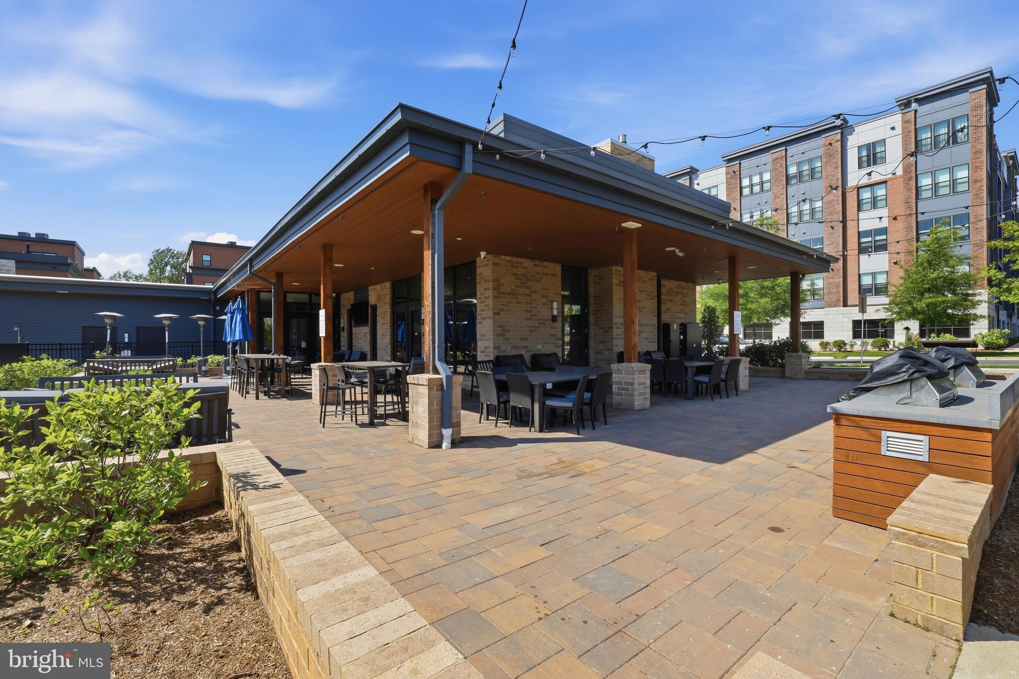 TOWER OAKS - Residential