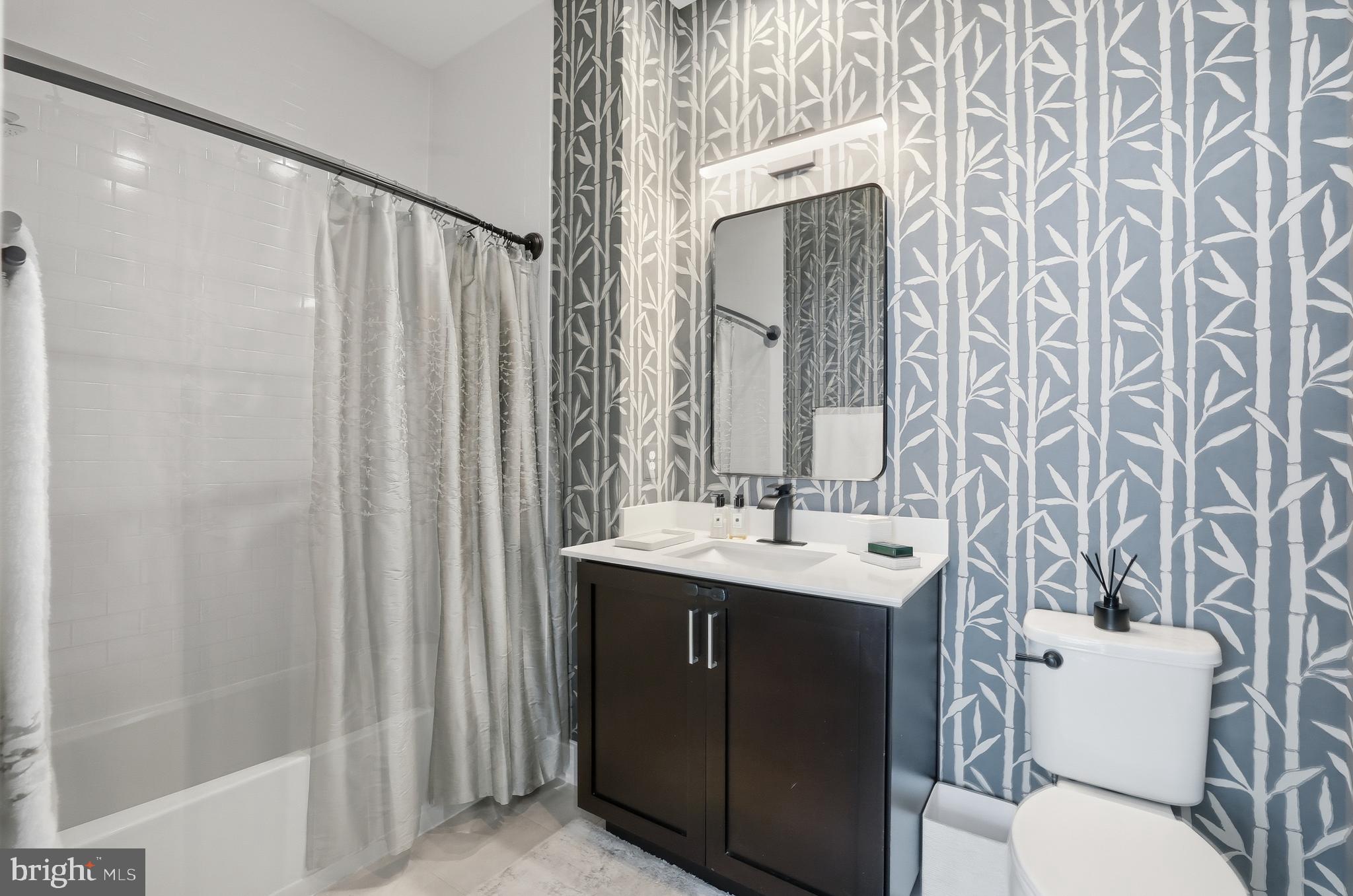 TOWER OAKS - Residential