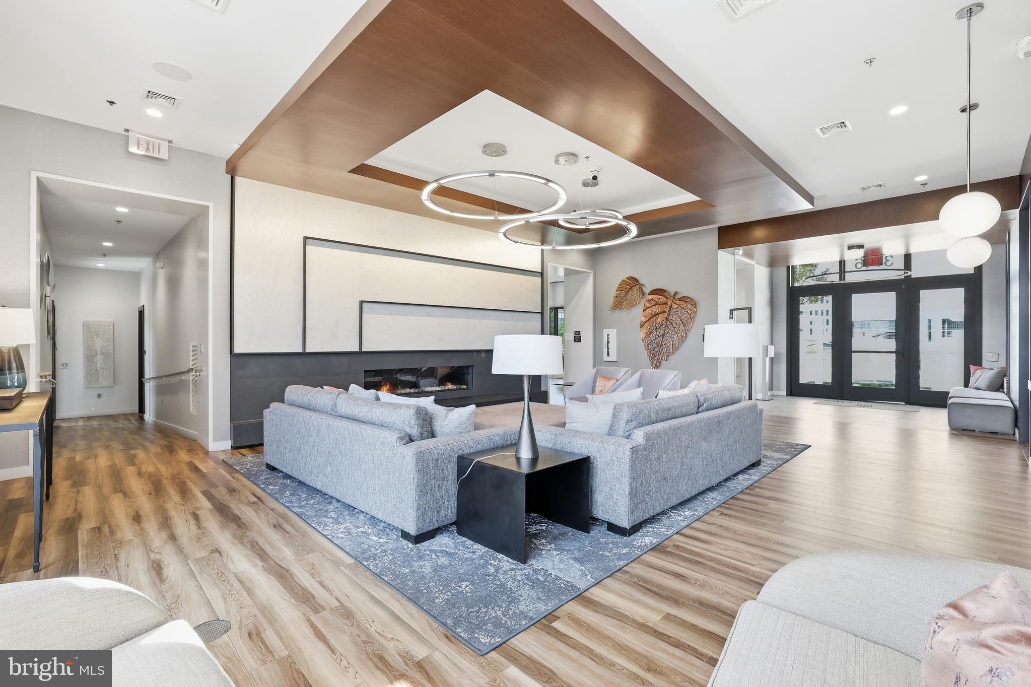 TOWER OAKS - Residential