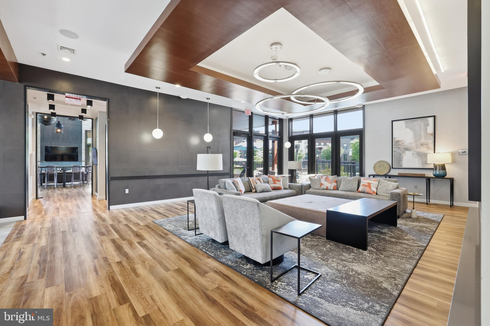 TOWER OAKS - Residential