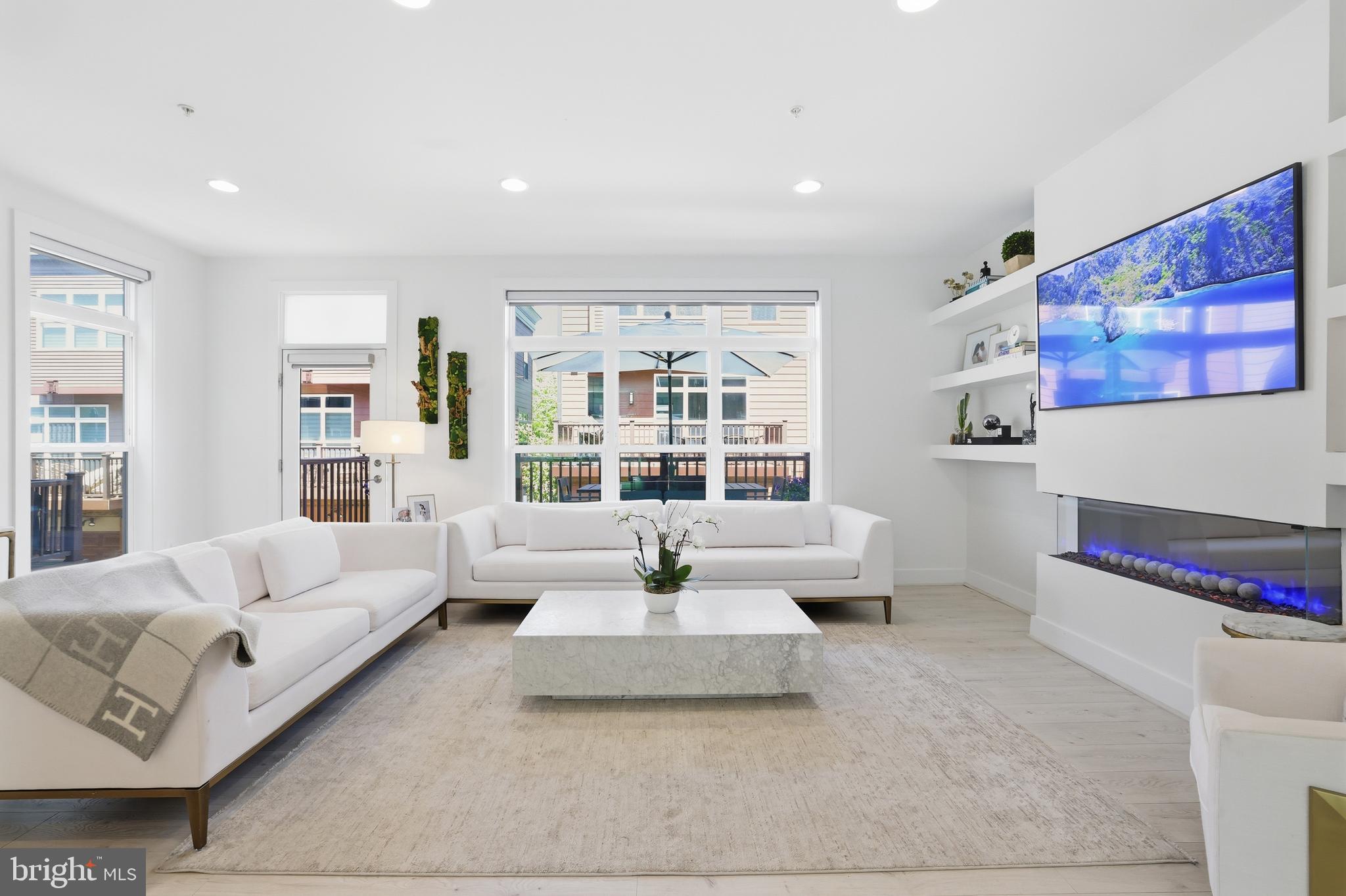 TOWER OAKS - Residential