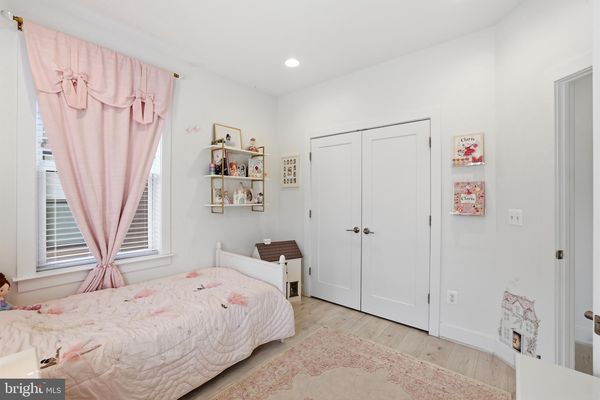 TOWER OAKS - Residential