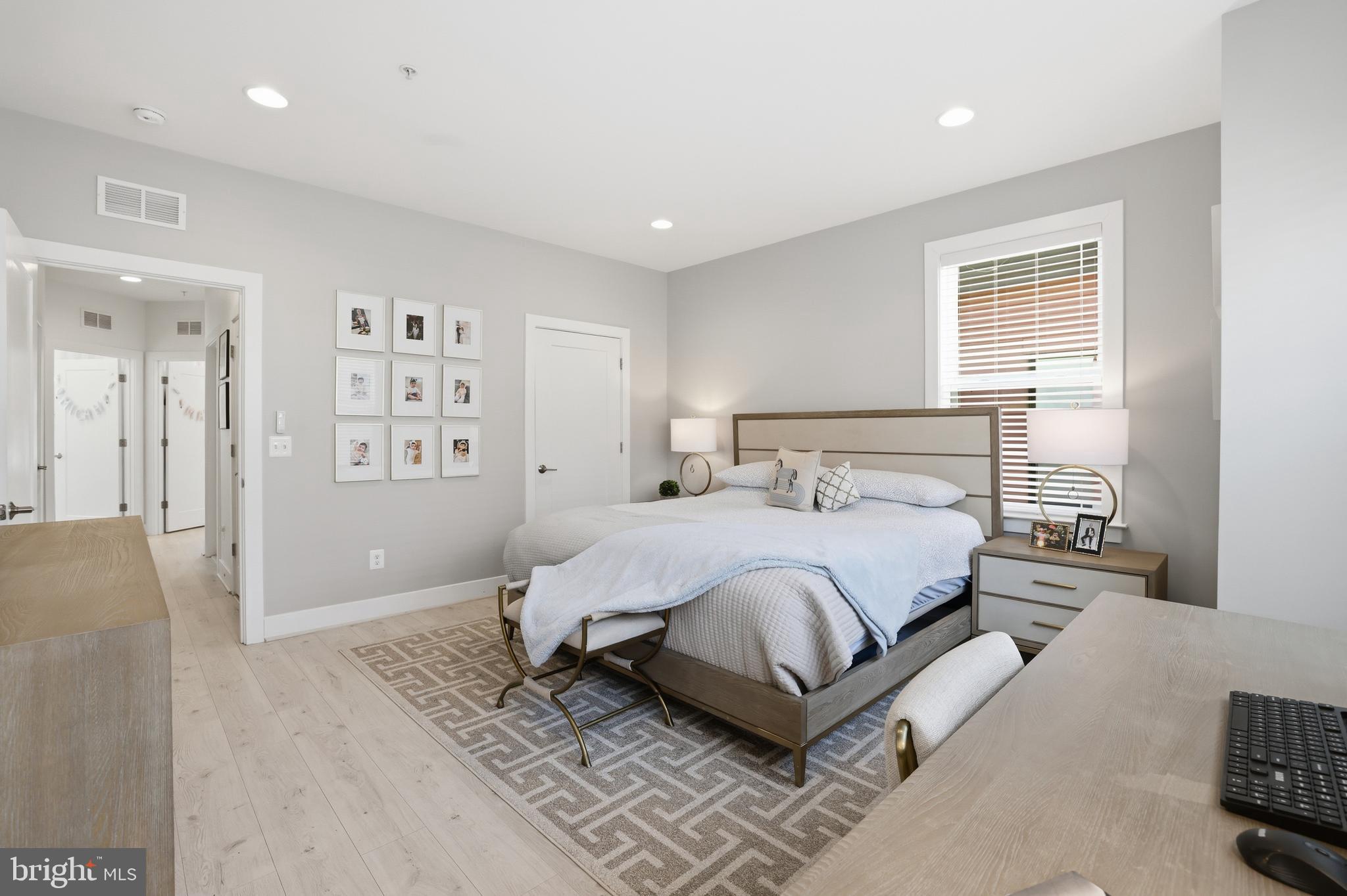 TOWER OAKS - Residential
