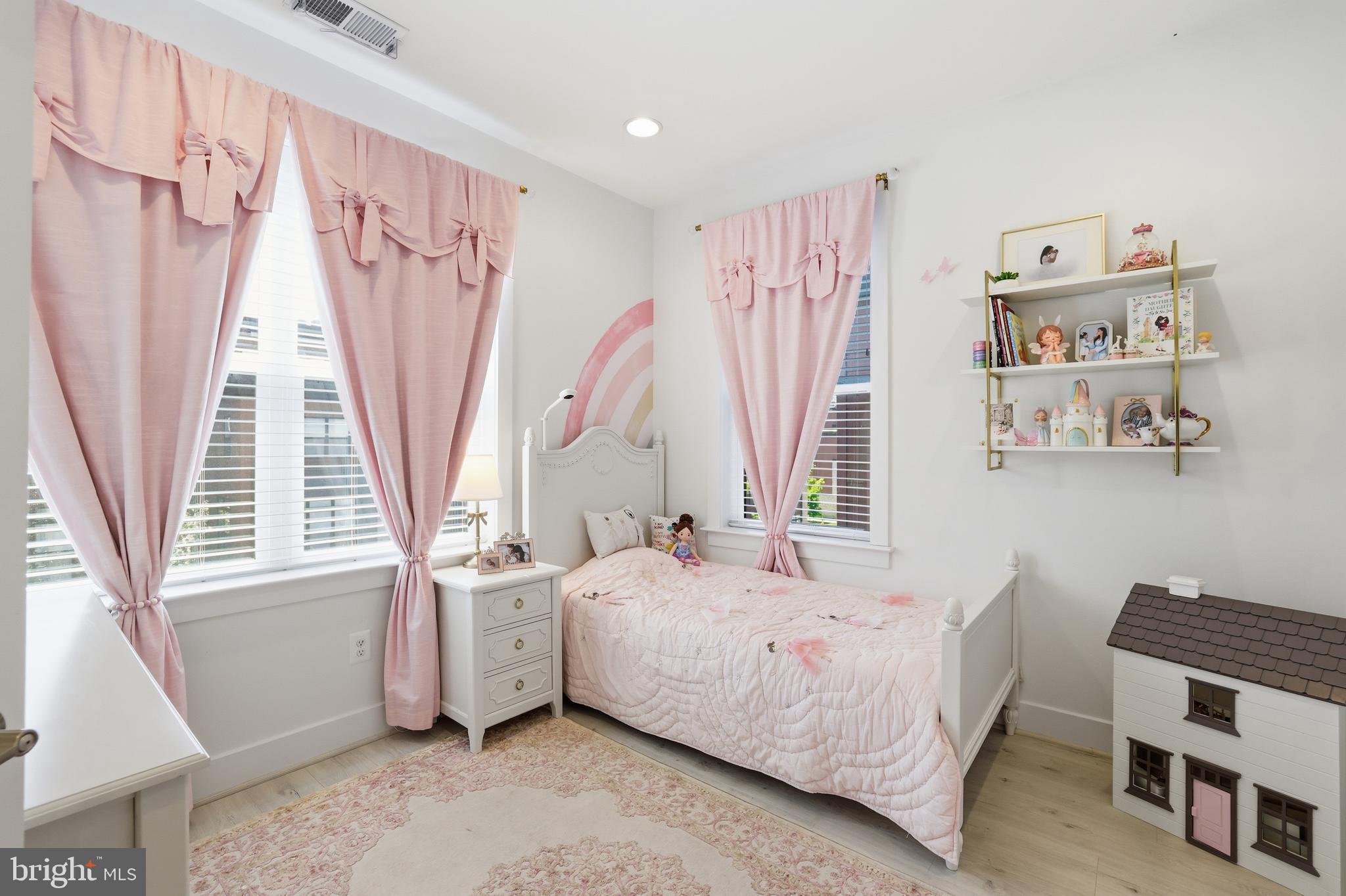 TOWER OAKS - Residential
