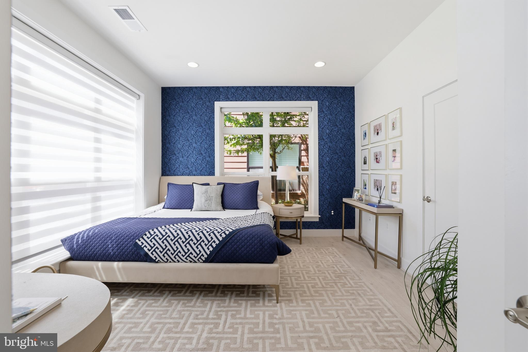 TOWER OAKS - Residential