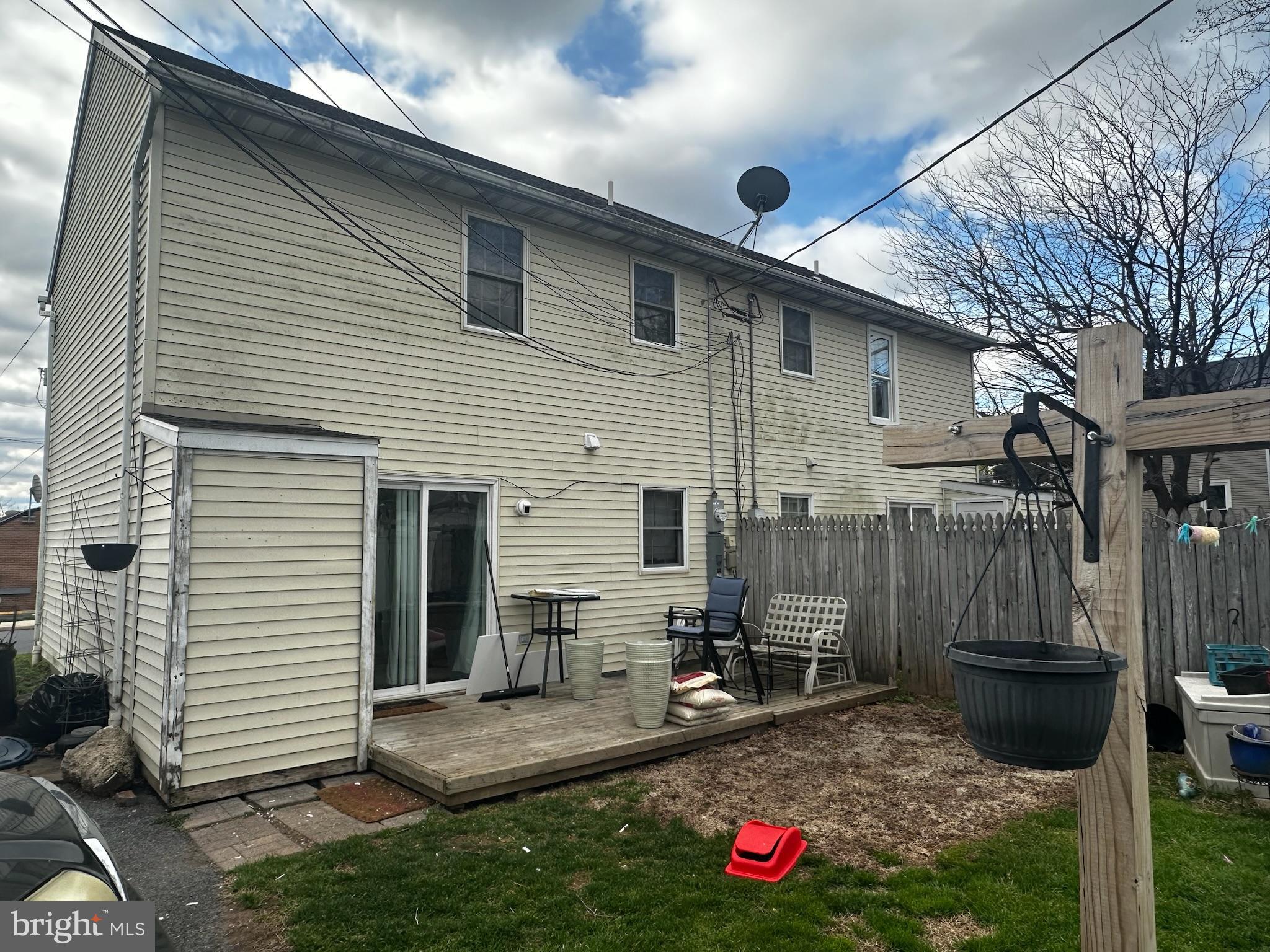 ELIZABETHTOWN BOROUGH - Residential