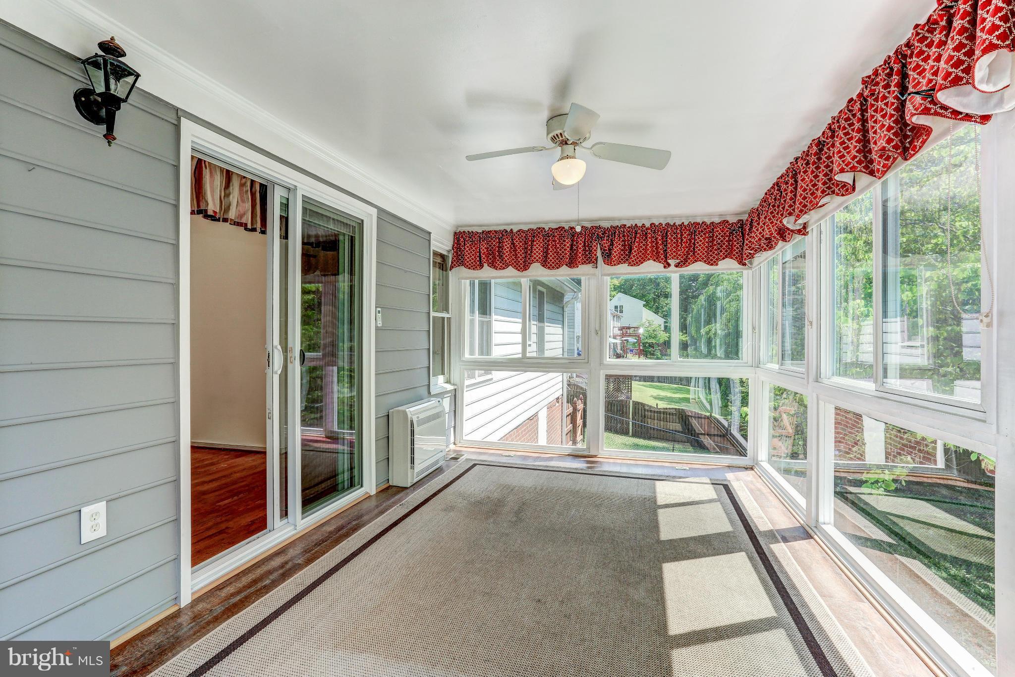 HICKORY KNOLL - Residential