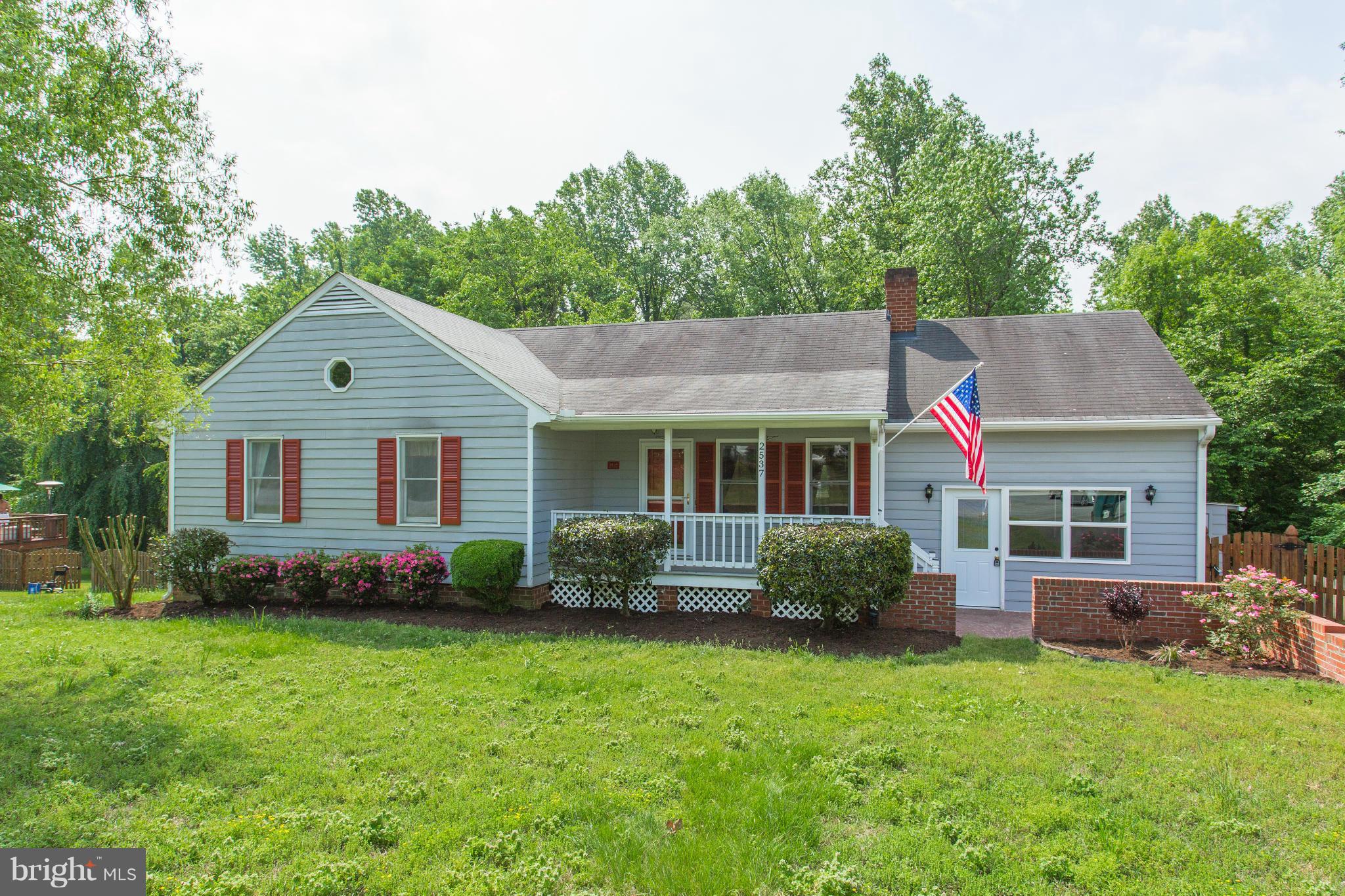 HICKORY KNOLL - Residential