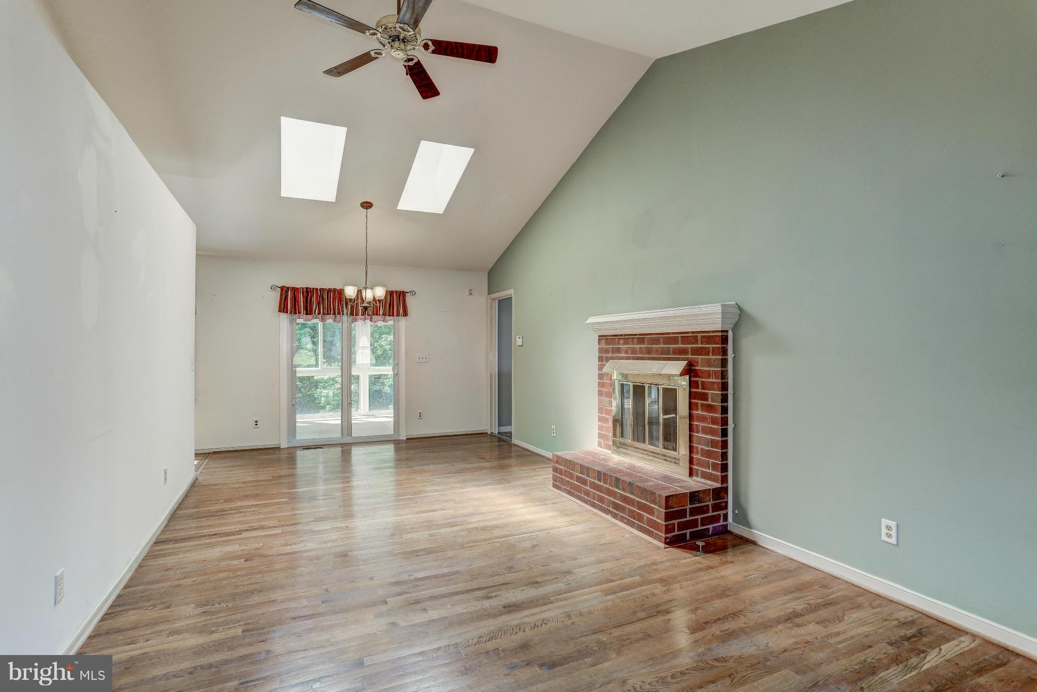 HICKORY KNOLL - Residential