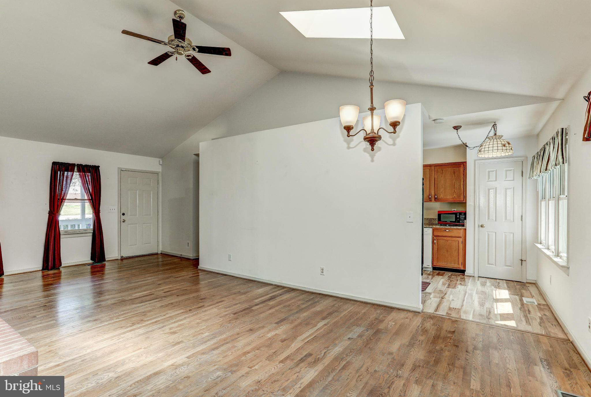 HICKORY KNOLL - Residential