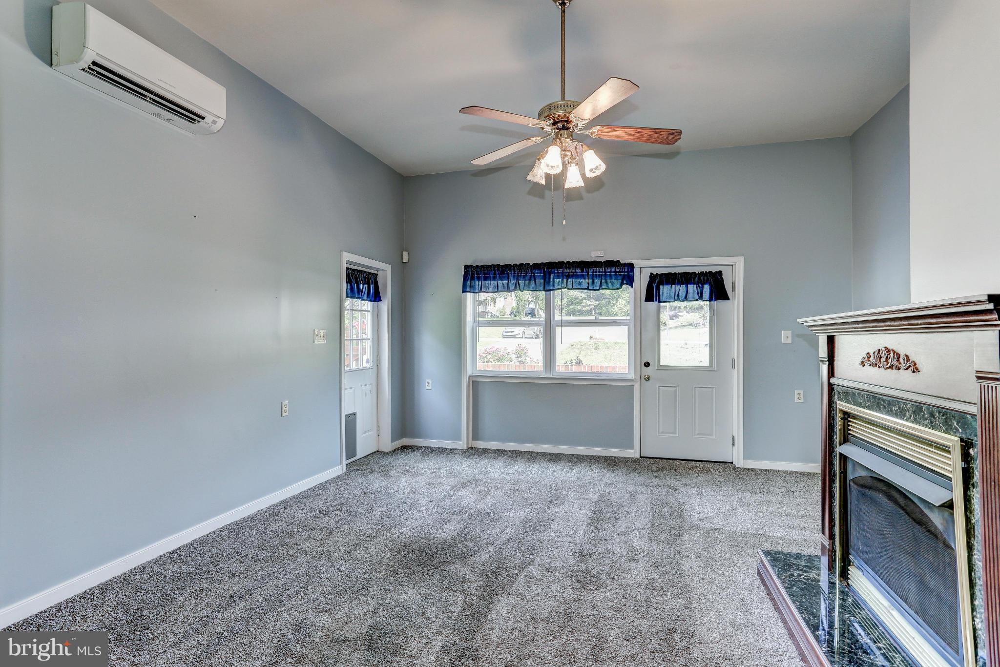 HICKORY KNOLL - Residential