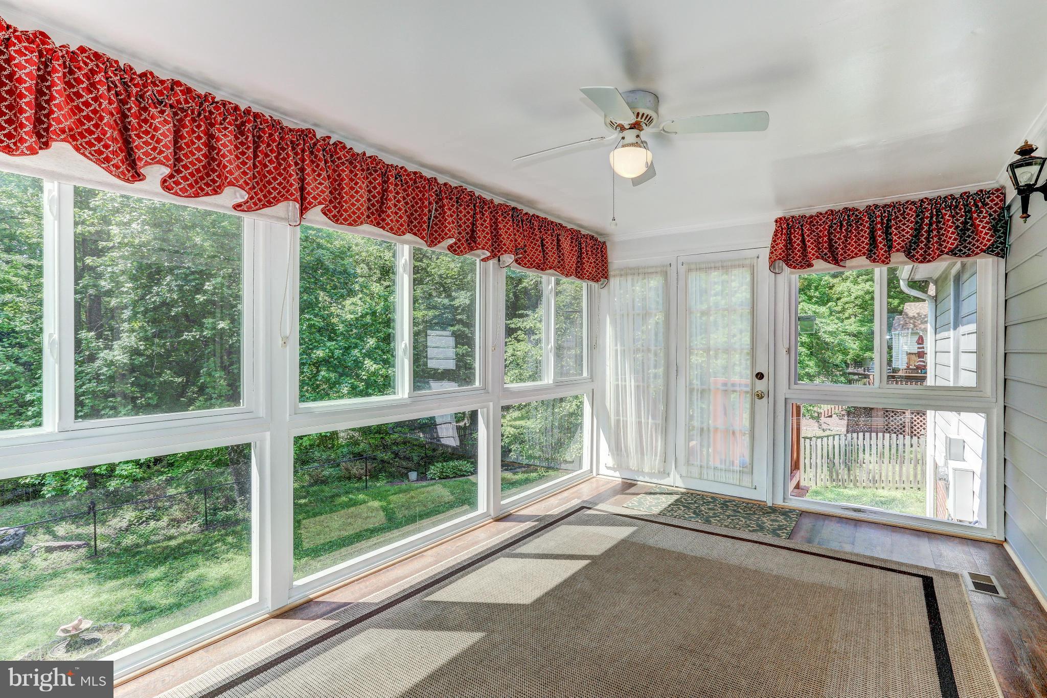 HICKORY KNOLL - Residential