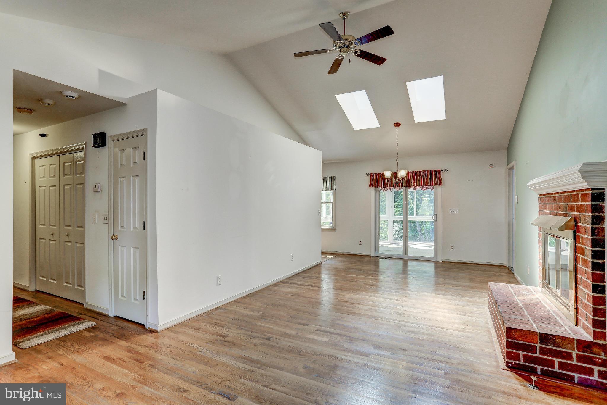 HICKORY KNOLL - Residential