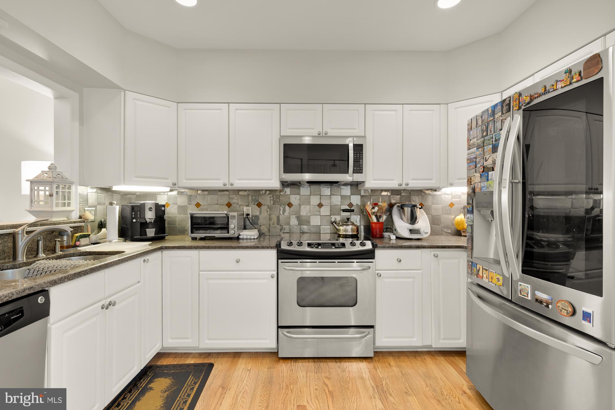 WHITLEY PARK CONDOMINIUM - Residential